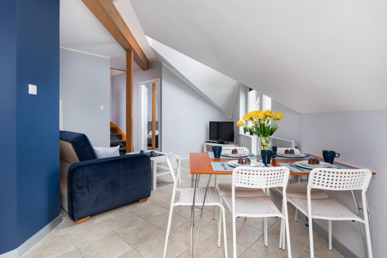 Apartment Rodzinny Blisko Plazy - Parking & Balkon - By Renters *