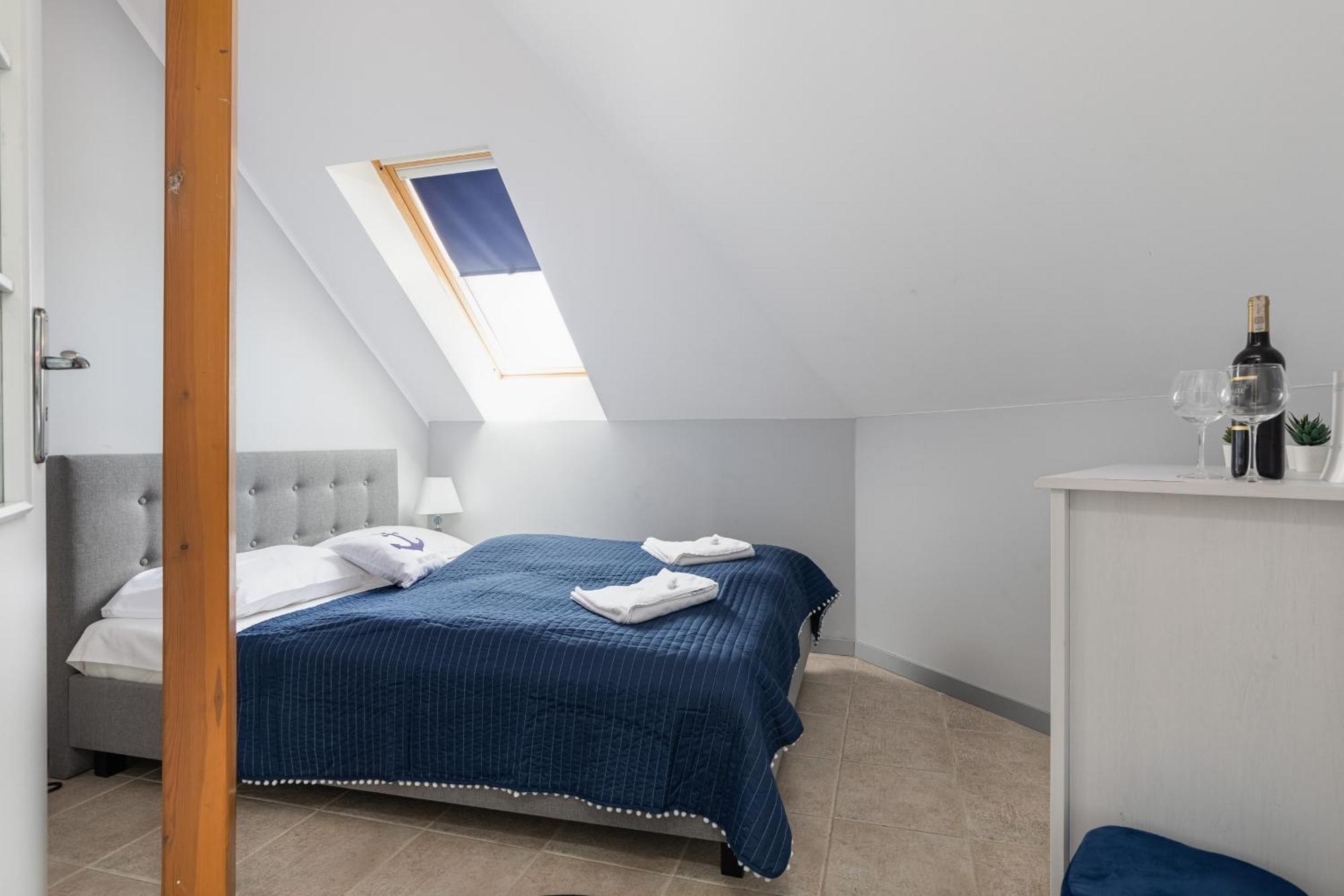 Rodzinny Blisko Plazy - Parking & Balkon - By Renters Apartment